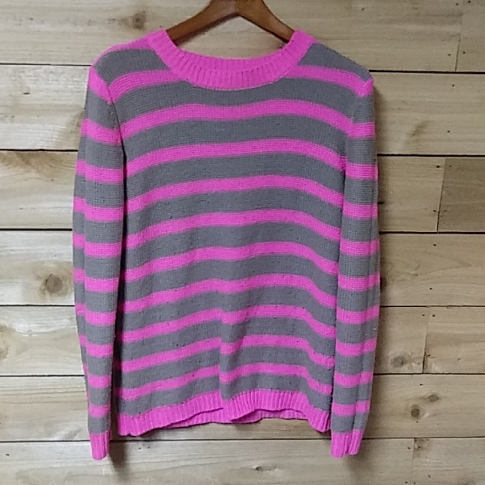 Sweater - Picture 1 of 2